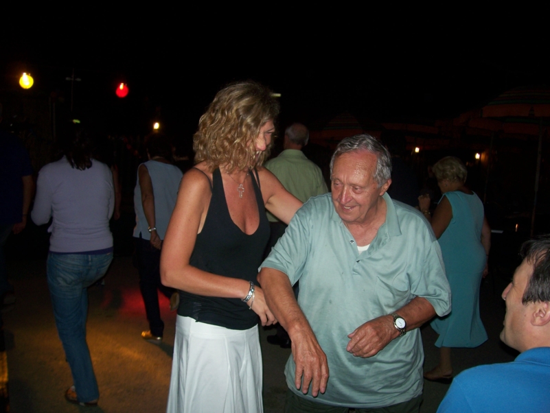  Image name: Estate084.jpg 
 width: 801 pixel 
 height: 602 pixel 
 Size: 251908 bytes 
 Click to enlarge 